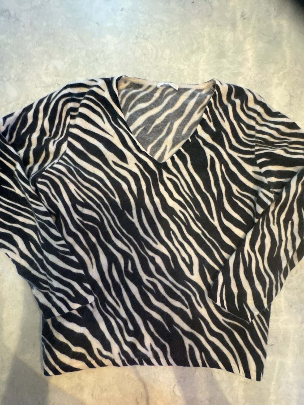 Charter Club Women's 2-Ply 100% Cashmere Zebra Print V-Neck Pullover Sweater